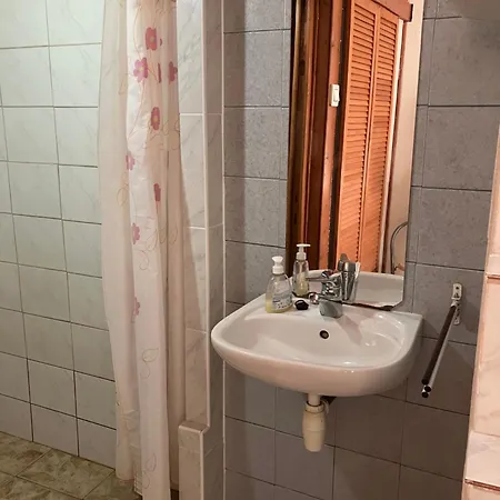 Apartment Tuja Vendeghaz